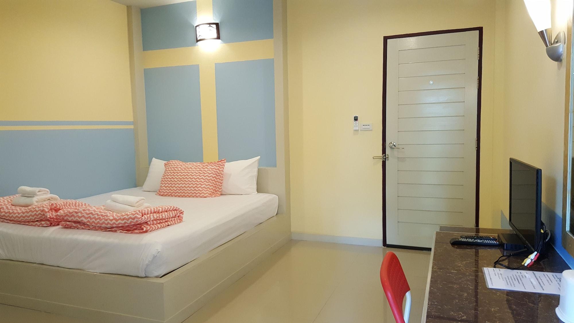 Juntima Place At Amphawa Exterior photo