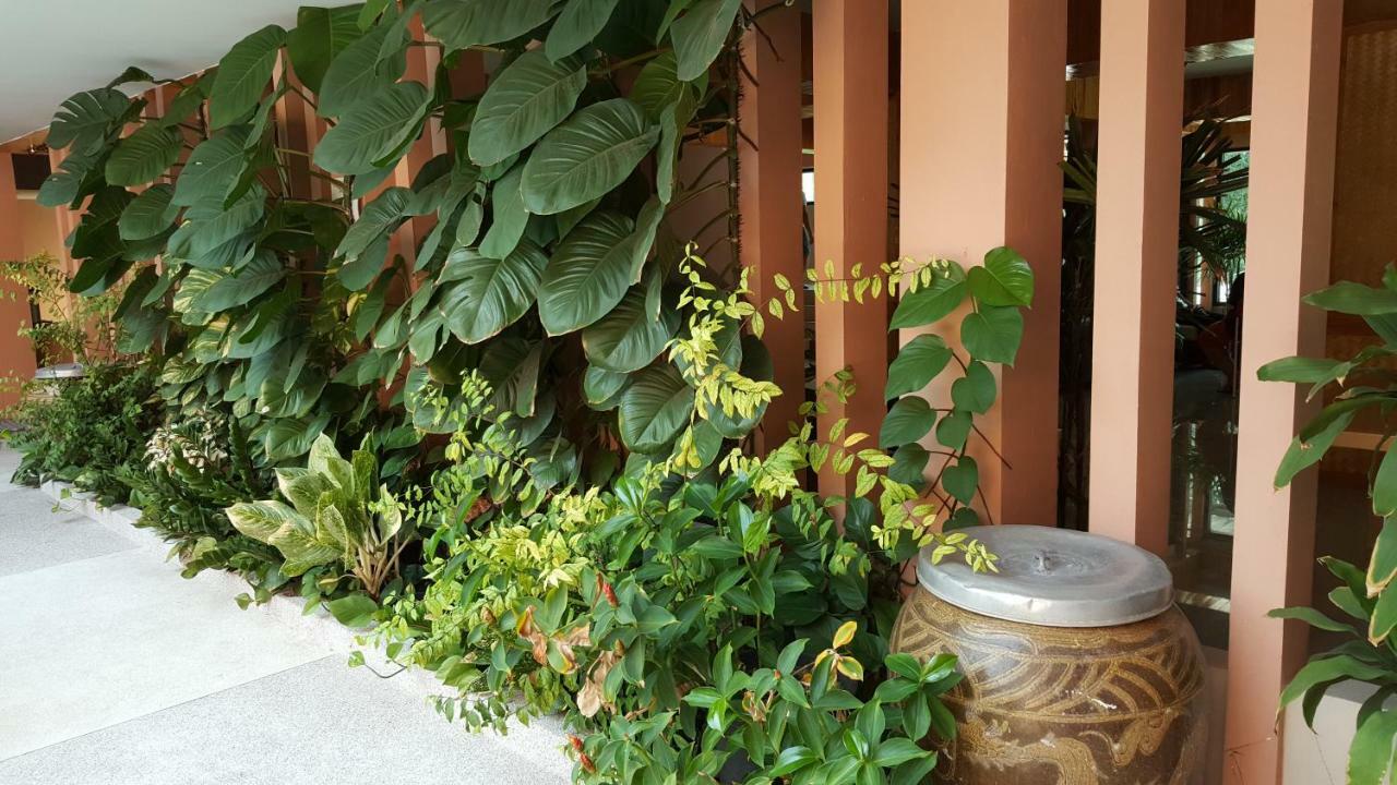 Juntima Place At Amphawa Exterior photo