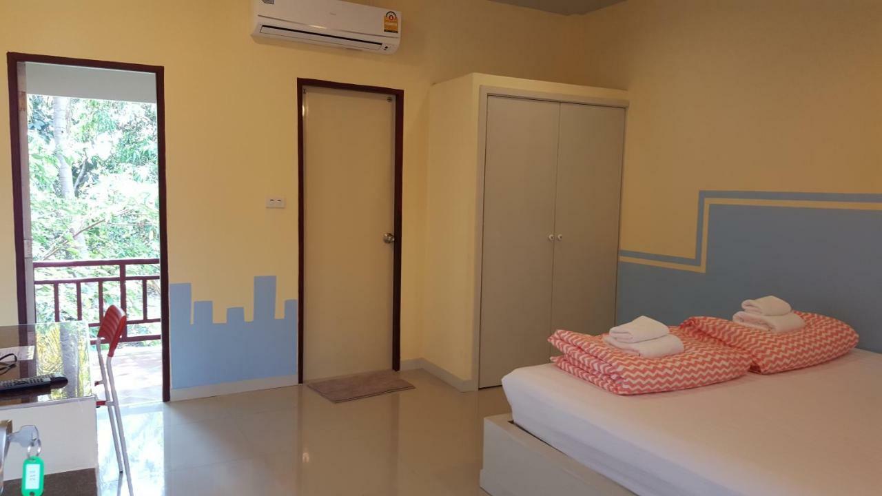 Juntima Place At Amphawa Exterior photo